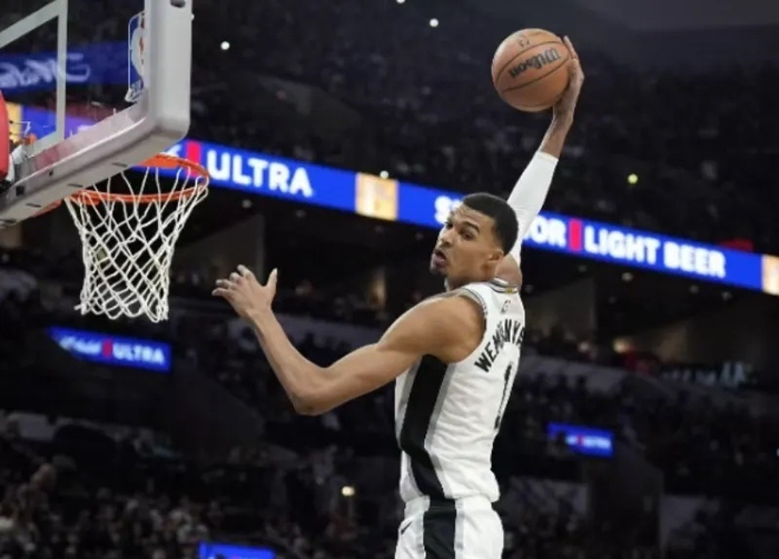 文班亚马爆发率队复仇黄蜂 马刺主场大胜终结连